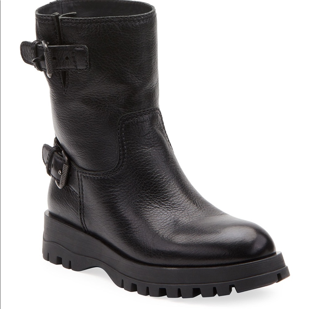 Prada❤️NEW❤️Double Buckle boots black size 10